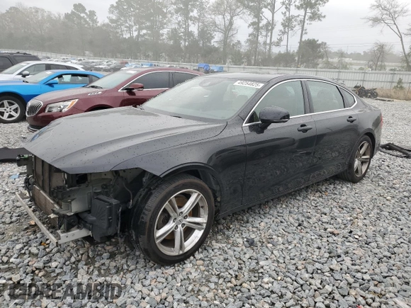 2018 Volvo S90 Momentum with VIN LVY982AK6JP039821, listed as a Copart auction lot 49254825 with 145,811 mi miles and Salvage Title. Bid and sale history available at carsss.com. Image 1.