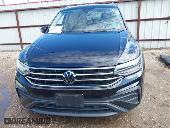 2023 Volkswagen Tiguan SE with VIN 3VV3B7AX6PM120292, listed as a IAAI auction lot 42231082 with 24,045 mi miles and . Bid and sale history available at DreamBid. Image 13.