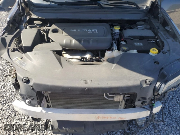 2019 Jeep Cherokee Latitude Plus with VIN 1C4PJMLB8KD233703, listed as a Copart auction lot 54084335 with 45,331 mi miles and Salvage Title. Bid and sale history available at carsss.com. Image 12.