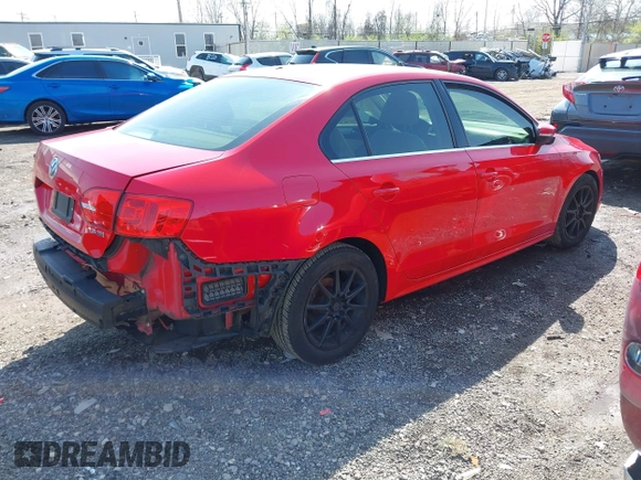 2013 Volkswagen Jetta SE z VIN 3VWDP7AJ2DM396638, wystawiony jako IAAI lot #41917933 z przebiegiem 156 882 mil mil oraz . Historia ofert i sprzedaży dostępna na DreamBid. Obrazek 4.