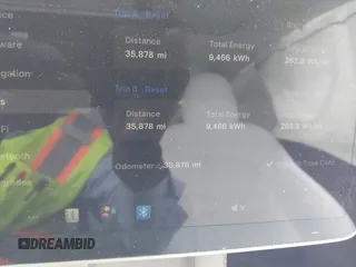 2023 Tesla Model 3 z VIN 5YJ3E1EA5PF383595, wystawiony jako IAAI lot #41965562 z przebiegiem 35 878 mil mil oraz . Historia ofert i sprzedaży dostępna na DreamBid. Obrazek 7.