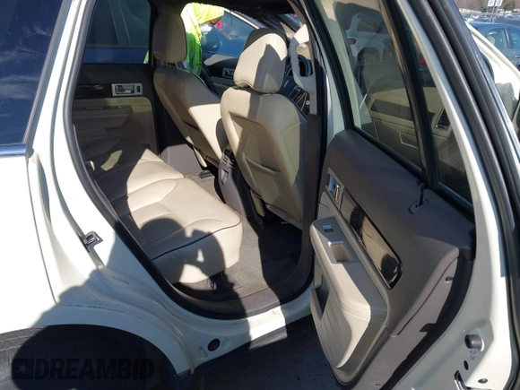 2008 Lincoln MKX with VIN 2LMDU68C28BJ05981, listed as a IAAI auction lot 41571590 with 1 mi miles. Bid and sale history available at carsss.com. Image 8.