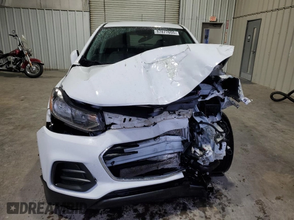 2020 Chevrolet Trax LS with VIN KL7CJKSBXLB052200, listed as a Copart auction lot 87877655 with Not Provided miles and Salvage Title. Bid and sale history available at carsss.com. Image 5.
