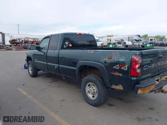 2004 Chevrolet Silverado 2500 LS with VIN 1GCGK29U84E311873, listed as a IAAI auction lot 42096136 with 268,581 mi miles. Bid and sale history available at carsss.com. Image 3.
