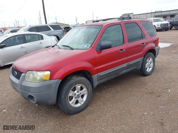 2007 Ford Escape XLT with VIN 1FMCU93167KB06439, listed as a IAAI auction lot 41906378 with 47,722 mi miles. Bid and sale history available at carsss.com. Image 2.