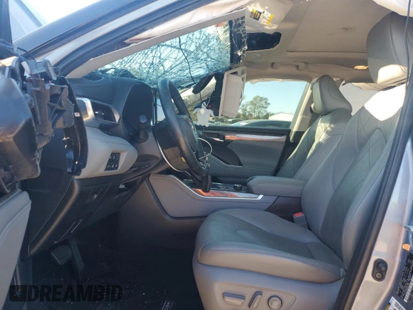 2021 Toyota Highlander Platinum with VIN 5TDFZRBH0MS072987, listed as a Copart auction lot 81722484 with 91,850 mi miles and Salvage title. Bid and sale history available at DreamBid. Image 7.