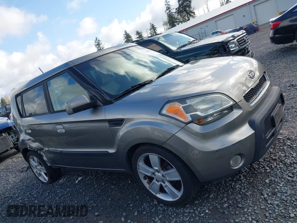 2010 Kia Soul + with VIN KNDJT2A28A7047275, listed as a IAAI auction lot 42013630 with 110,734 mi miles. Bid and sale history available at carsss.com. Image 13.