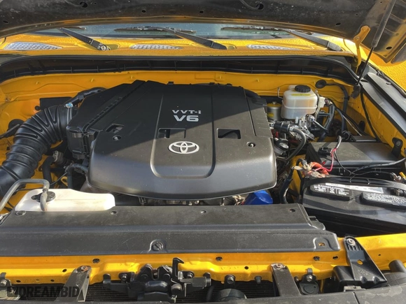 2008 Toyota FJ Cruiser with VIN JTEBU11F28K007078, listed as a Copart auction lot 78932804 with 184,271 mi miles and Clean Title. Bid and sale history available at carsss.com. Image 7.