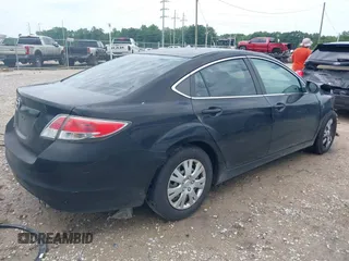 2010 Mazda 6 i Sport with VIN 1YVHZ8BH9A5M12698, listed as a IAAI auction lot 39521538 with 175,114 mi miles. Bid and sale history available at carsss.com. Image 4.