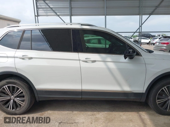 2018 Volkswagen Tiguan SEL with VIN 3VV2B7AX8JM120443, listed as a IAAI auction lot 42154773 with 70,256 mi miles and . Bid and sale history available at DreamBid. Image 13.