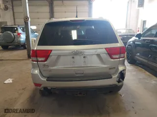 2011 Jeep Grand Cherokee Laredo with VIN 1J4RR4GG5BC690251, listed as a IAAI auction lot 41824839 with 261,010 mi miles. Bid and sale history available at carsss.com. Image 16.