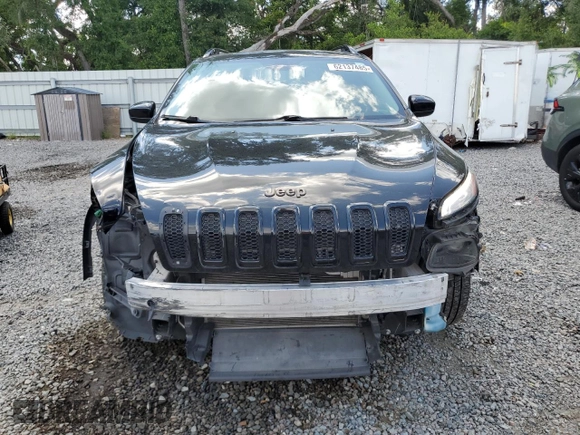 2018 Jeep Cherokee Latitude z VIN 1C4PJLCB9JD587366, wystawiony jako Copart lot #62137485 z przebiegiem 126 069 mil mil oraz Szkoda całkowita • Salvage title. Historia ofert i sprzedaży dostępna na DreamBid. Obrazek 5.