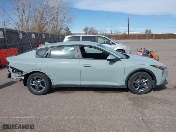 2025 Kia K4 LXS with VIN 3KPFT4DE7SE038902, listed as a IAAI auction lot 41765079 with 3,067 mi miles. Bid and sale history available at carsss.com. Image 14.