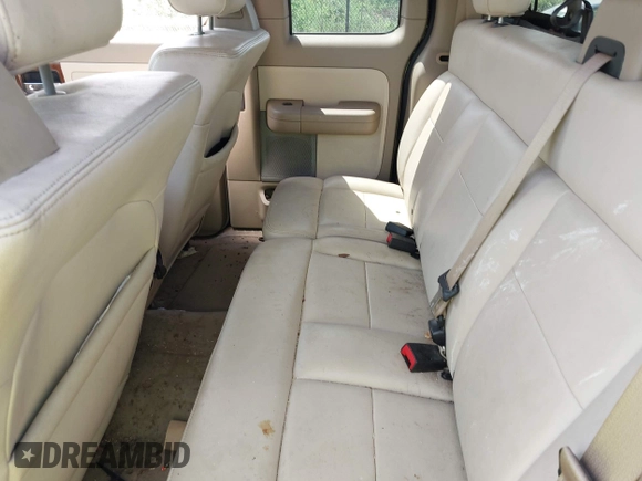 2004 Ford F-150 XLT z VIN 1FTPX14504NB38703, wystawiony jako IAAI lot #42680250 z przebiegiem 135 335 mil mil oraz . Historia ofert i sprzedaży dostępna na DreamBid. Obrazek 8.