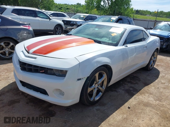 2010 Chevrolet Camaro 2SS z VIN 2G1FK1EJ6A9170374, wystawiony jako IAAI lot #42241453 z przebiegiem 182 673 mil mil oraz . Historia ofert i sprzedaży dostępna na DreamBid. Obrazek 2.