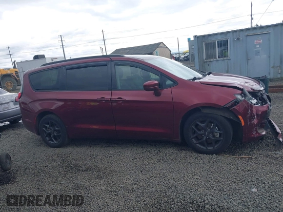 2020 Chrysler Pacifica Touring with VIN 2C4RC1FG6LR142887, listed as a IAAI auction lot 42260931 with 50,008 mi miles and . Bid and sale history available at DreamBid. Image 13.