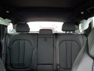 2022 BMW X5 M z VIN 5YMJU0C02N9N01549, wystawiony jako Copart lot #55514093 z przebiegiem Nie podano mil oraz . Historia ofert i sprzedaży dostępna na DreamBid. Obrazek 10.