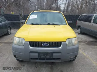2001 Ford Escape XLT with VIN 1FMYU04171KE58419, listed as a IAAI auction lot 41723939 with 176,759 mi miles. Bid and sale history available at carsss.com. Image 6.