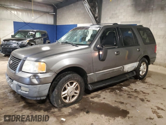 2004 Ford Expedition XLT z VIN 1FMFU16W04LA70081, wystawiony jako Copart lot #55637635 z przebiegiem 268 539 mil mil oraz Szkody całkowita. Historia ofert i sprzedaży dostępna na DreamBid. Obrazek 1.