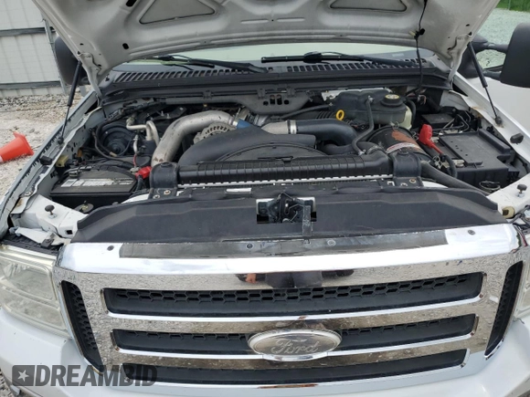 2006 Ford F-250 XL z VIN 1FTSW21P66EA21784, wystawiony jako Copart lot #59556905 z przebiegiem 162 561 mil mil oraz Szkoda całkowita • Salvage title. Historia ofert i sprzedaży dostępna na DreamBid. Obrazek 11.