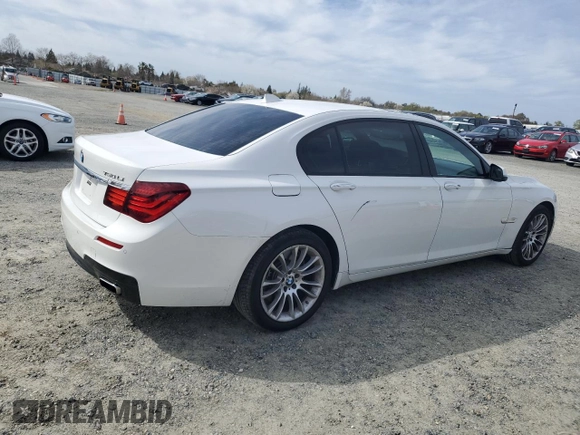 2015 BMW 7 Series 750Li z VIN WBAYE8C52FD781791, wystawiony jako Copart lot #49504935 z przebiegiem 103 171 mil mil oraz Szkoda całkowita • Salvage title. Historia ofert i sprzedaży dostępna na DreamBid. Obrazek 3.