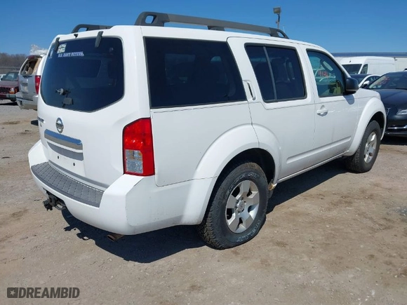 2008 Nissan Pathfinder SE with VIN 5N1AR18B68C611923, listed as a IAAI auction lot 41909144 with NaN miles. Bid and sale history available at carsss.com. Image 4.