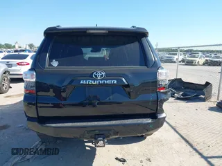 2021 Toyota 4Runner SR5 with VIN JTEEU5JR7M5242390, listed as a IAAI auction lot 42241384 with 43,695 mi miles and . Bid and sale history available at DreamBid. Image 16.