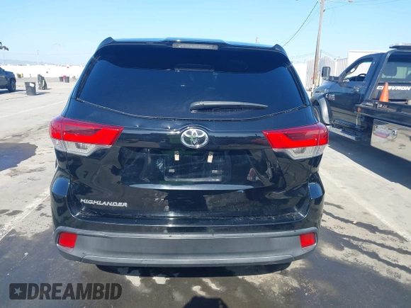 2018 Toyota Highlander LE with VIN 5TDZZRFH3JS252287, listed as a IAAI auction lot 42216207 with 104,340 mi miles and . Bid and sale history available at DreamBid. Image 16.