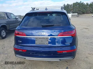 2024 Audi Q5 Premium with VIN WA1ABAFYXR2004201, listed as a IAAI auction lot 40997985 with 9,084 mi miles and . Bid and sale history available at DreamBid. Image 17.