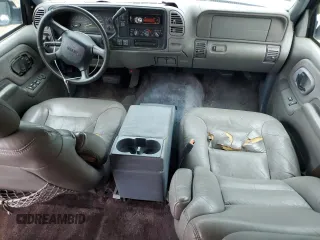 1998 GMC Yukon with VIN 1GKEK13R5WR514208, listed as a Copart auction lot 49724615 with 260,788 mi miles and Salvage Title. Bid and sale history available at carsss.com. Image 8.