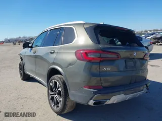 2021 BMW X5 xDrive40i with VIN 5UXCR6C09M9G00150, listed as a IAAI auction lot 41647528 with 1 mi miles. Bid and sale history available at carsss.com. Image 3.
