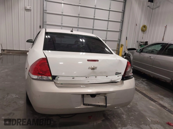 2008 Chevrolet Impala LT with VIN 2G1WT58K789246719, listed as a IAAI auction lot 42040045 with 183,631 mi miles and . Bid and sale history available at DreamBid. Image 16.