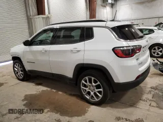 2024 Jeep Compass Latitude Lux с VIN 3C4NJDFN0RT127036, выставлен на аукционе Copart как лот 50198325 с пробегом 2 361 миль миль и Списание • Salvage title. История ставок и продаж доступна на DreamBid. Изображение 2.