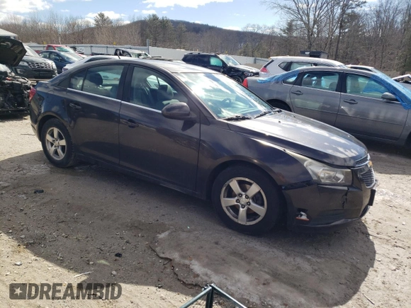 2014 Chevrolet Cruze 1LT with VIN 1G1PC5SB5E7316745, listed as a Copart auction lot 45681775 with 95,318 mi miles and Clean Title. Bid and sale history available at carsss.com. Image 4.