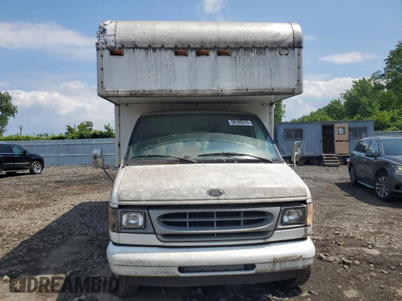 2002 Ford Econoline Cargo z VIN 1FDSE35L12HA81850, wystawiony jako Copart lot #59160315 z przebiegiem 74 773 mil mil oraz Czysty tytuł • Clean title. Historia ofert i sprzedaży dostępna na DreamBid. Obrazek 5.
