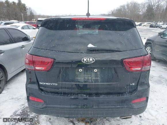 2019 Kia Sorento LX V6 with VIN 5XYPGDA50KG498757, listed as a IAAI auction lot 41612785 with 183,032 mi miles. Bid and sale history available at carsss.com. Image 16.