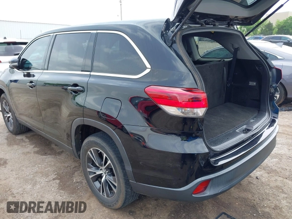 2019 Toyota Highlander LE z VIN 5TDZZRFH3KS313011, wystawiony jako IAAI lot #42140309 z przebiegiem 129 487 mil mil oraz . Historia ofert i sprzedaży dostępna na DreamBid. Obrazek 3.