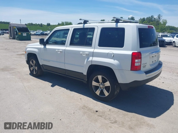 2016 Jeep Patriot High Altitude z VIN 1C4NJRFB8GD707642, wystawiony jako IAAI lot #42324960 z przebiegiem 176 344 mil mil oraz . Historia ofert i sprzedaży dostępna na DreamBid. Obrazek 3.