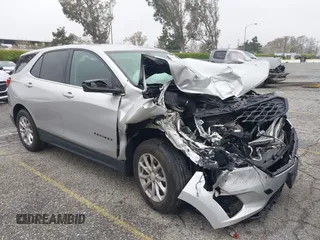 2019 Chevrolet Equinox LT with VIN 3GNAXKEV1KS641340, listed as a IAAI auction lot 41890412 with 72,445 mi miles and . Bid and sale history available at carsss.com. Image 1.