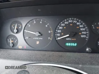 2003 Jeep Grand Cherokee Laredo with VIN 1J4GX48SX3C604904, listed as a IAAI auction lot 40884443 with 188,352 mi miles. Bid and sale history available at carsss.com. Image 7.