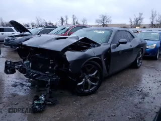 2015 Dodge Challenger R/T with VIN 2C3CDZAT6FH727215, listed as a Copart auction lot 37262184 with 186,712 mi miles and Salvage title. Bid and sale history available at DreamBid. Image 1.