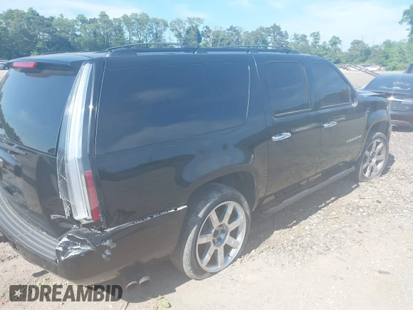 2008 Chevrolet Suburban 2LT with VIN 3GNFK16328G199725, listed as a IAAI auction lot 38833057 with 245,395 mi miles and . Bid and sale history available at DreamBid. Image 4.