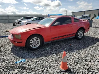 2006 Ford Mustang Standard z VIN 1ZVFT80N965167381, wystawiony jako Copart lot #59906795 z przebiegiem 142 244 mil mil oraz Szkoda całkowita • Salvage title. Historia ofert i sprzedaży dostępna na DreamBid. Obrazek 1.