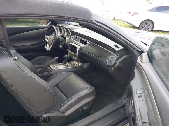 2013 Chevrolet Camaro LT z VIN 2G1FC3D30D9195545, wystawiony jako IAAI lot #41939266 z przebiegiem 112 053 mil mil oraz . Historia ofert i sprzedaży dostępna na DreamBid. Obrazek 5.