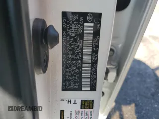 2021 Toyota Prius L Eco z VIN JTDKAMFU4M3145800, wystawiony jako Copart lot #59180285 z przebiegiem 33 991 mil mil oraz Czysty tytuł • Clean title. Historia ofert i sprzedaży dostępna na DreamBid. Obrazek 12.