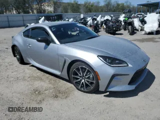2024 Toyota GR86 with VIN JF1ZNBB17R8752471, listed as a Copart auction lot 56293764 with 1,061 mi miles and Salvage Title. Bid and sale history available at carsss.com. Image 4.