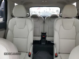 2023 Volvo XC90 Plus z VIN YV4H600N6P1975522, wystawiony jako Copart lot #57581404 z przebiegiem 6 683 mil mil oraz Szkoda całkowita • Salvage title. Historia ofert i sprzedaży dostępna na DreamBid. Obrazek 10.