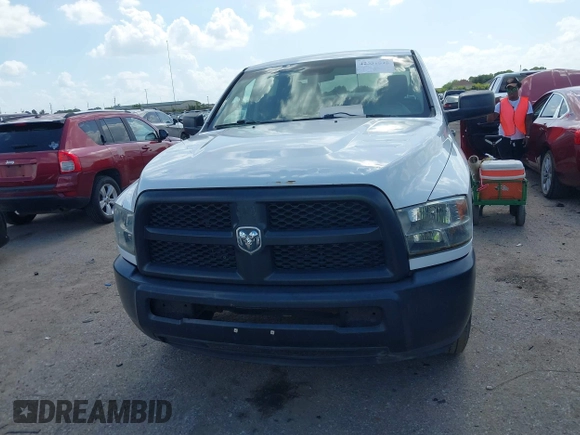 2015 Ram 2500 Tradesman z VIN 3C6TR4CT4FG556775, wystawiony jako IAAI lot #42531595 z przebiegiem 109 195 mil mil oraz . Historia ofert i sprzedaży dostępna na DreamBid. Obrazek 12.