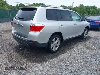 2013 Toyota Highlander Limited with VIN 5TDDK3EH9DS231526, listed as a IAAI auction lot 42425311 with 206,168 mi miles and . Bid and sale history available at DreamBid. Image 4.
