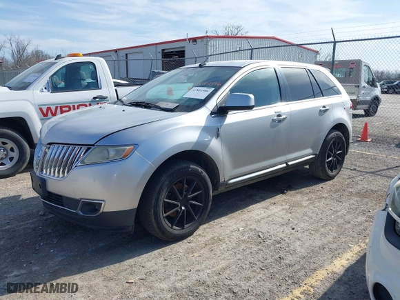 2011 Lincoln MKX with VIN 2LMDJ6JK2BBJ03519, listed as a IAAI auction lot 41801586 with 180,033 mi miles. Bid and sale history available at carsss.com. Image 18.